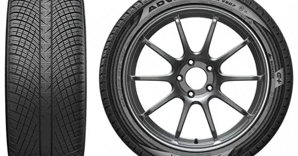 235/35 R19 YOKOHAMA ADVAN WINTER V907 | Reducere specială
