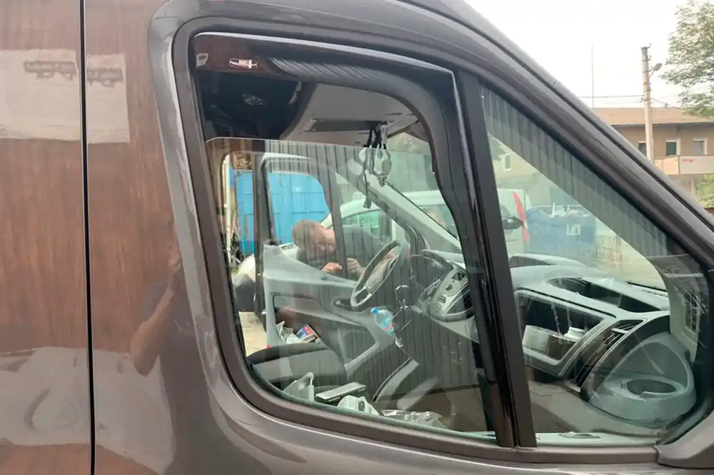 Ford Transit 2014- Deflectoare geam incastrabile (2 buc, HIC) | Profită acum