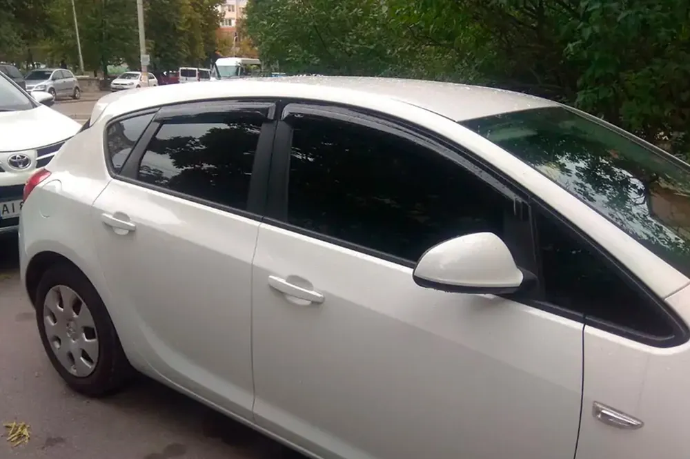 Produs vedetă | Opel Astra J 2009-2015 Deflectoare Geamuri HB (4 buc, HIC)