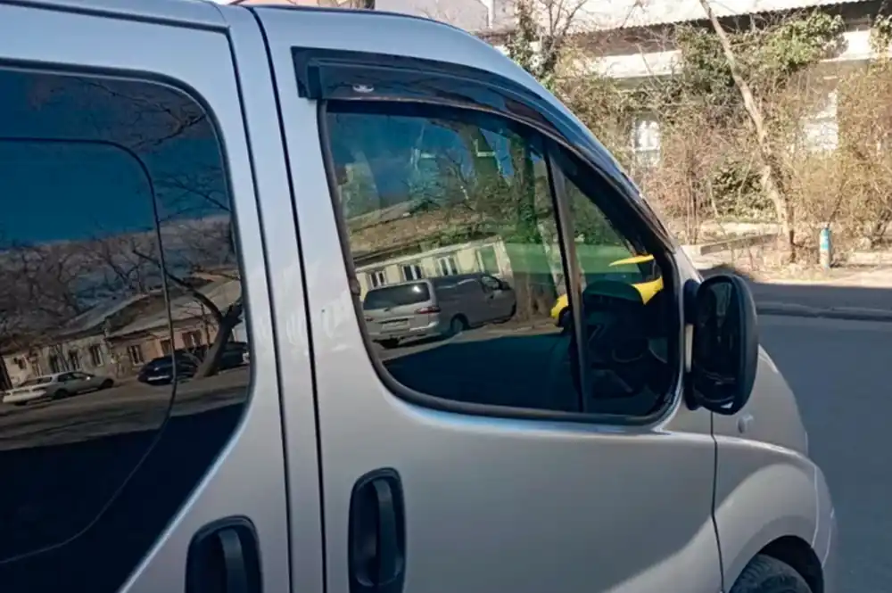În tendințe | Nissan Primastar 2002-2014 Deflectoare Geamuri (2 buc, HIC)