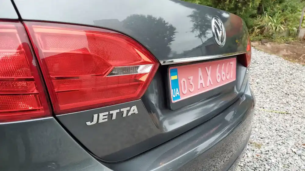 Economisește | Volkswagen Jetta 2011-2018 Ornament cromat deasupra numarului OmsaLine (inox) Crom