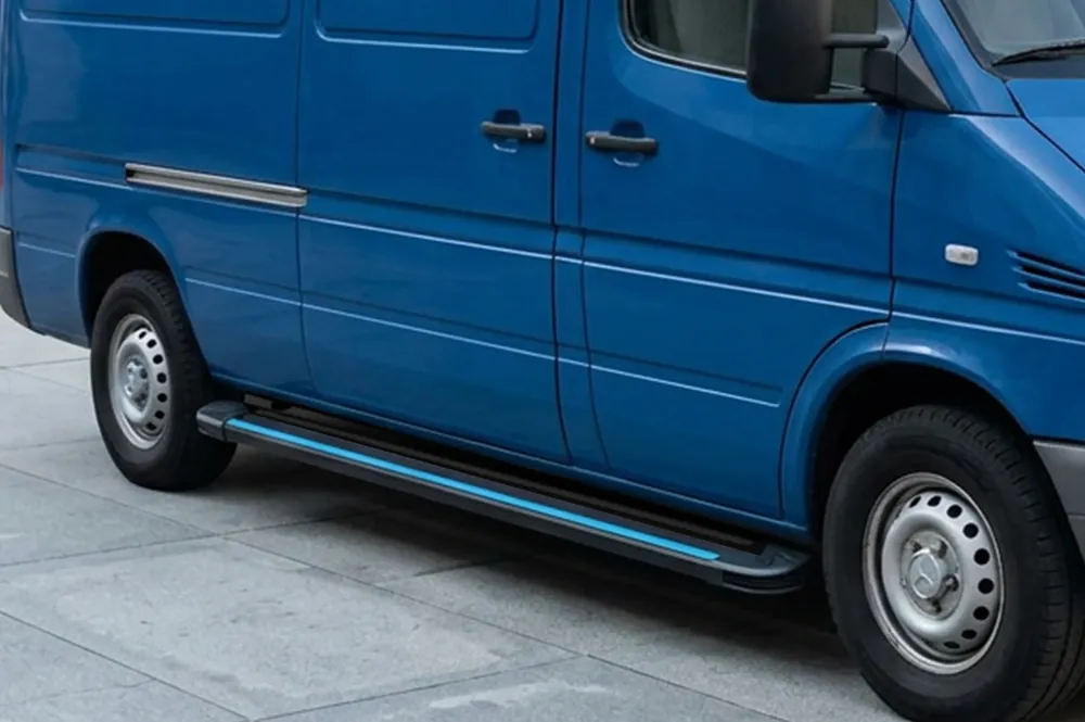 Produs recomandat | Volkswagen LT 1995-2006 Praguri Laterale Maya Blue (2 buc, Aluminiu) Ampatament Lung
