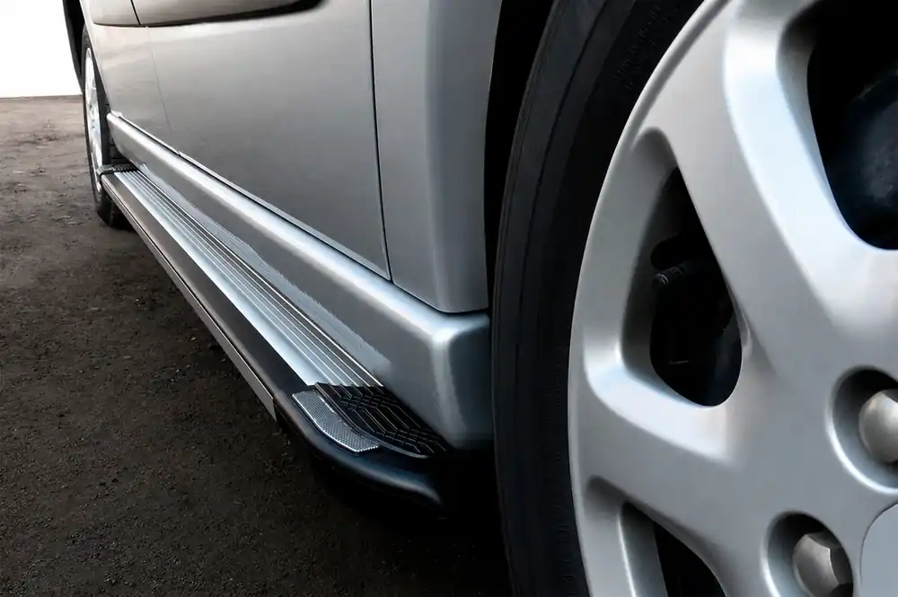 Opel Vivaro 2019- Praguri Laterale Rainbow (2 buc, Aluminiu) M – Ampatament Mediu - Preț special