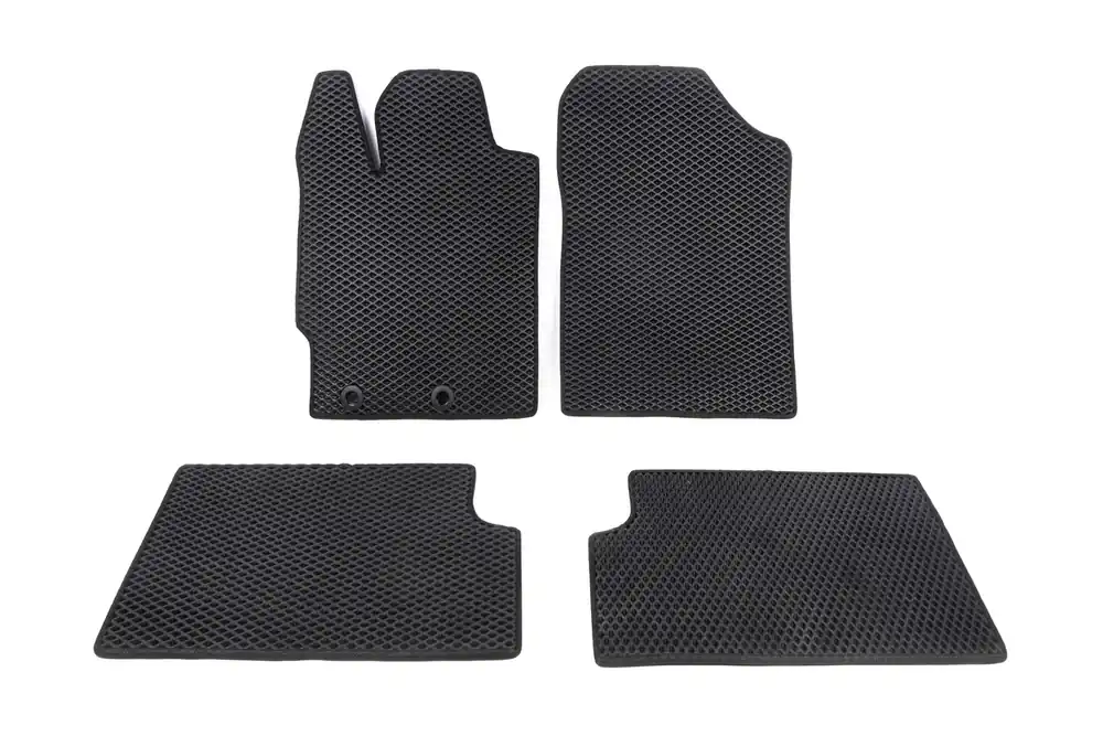 În topul vânzărilor - Toyota Yaris 2010-2020 Covorase EVA DVS (negre)