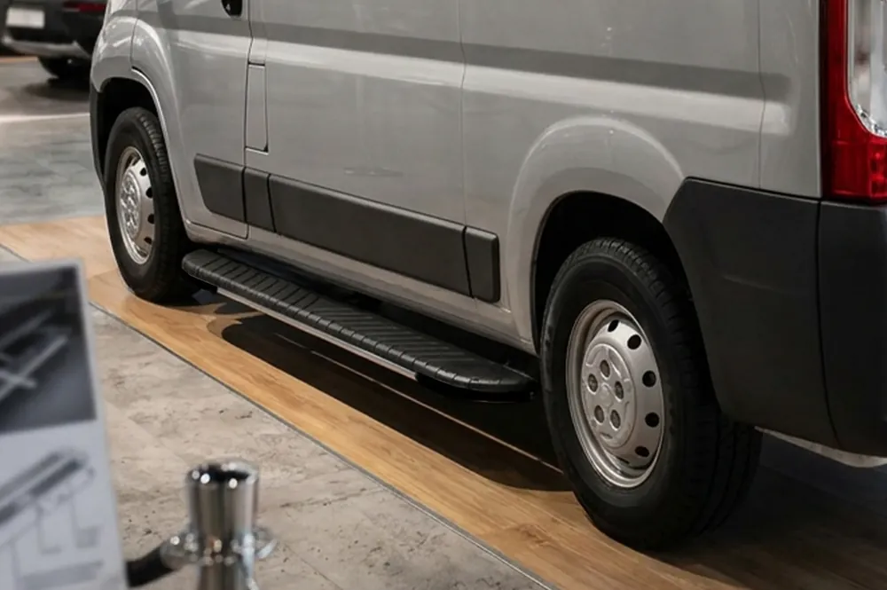 Fiat Ducato 2006-2025 Praguri laterale Bosphorus Grey (2 buc, aluminiu) Ampatament Lung - Cantități limitate