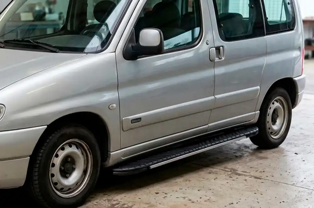 Economisește | Peugeot Partner 1996-2008 Praguri laterale Bosphorus Grey (2 buc, aluminiu)