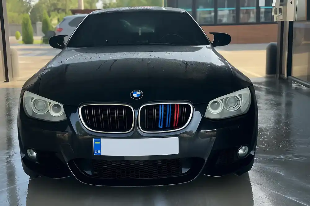 Noutate | BMW 3 Series E92/E93 2006–2013 Grile M-Look (pentru 2010-2013, M-Color cu rama cromata)