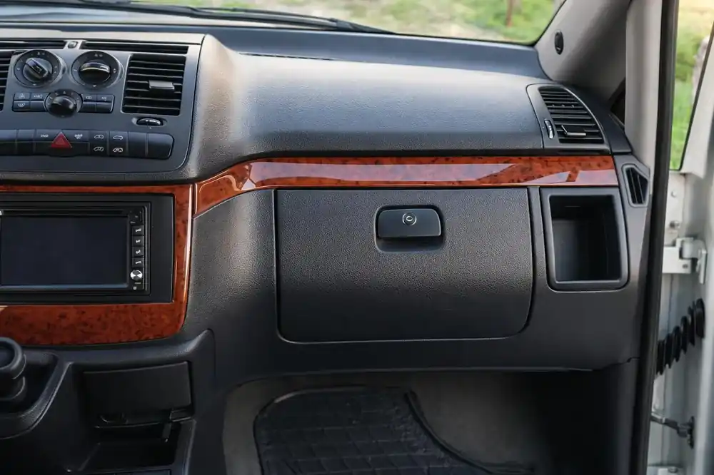 Calitate superioară | Mercedes Vito W639 2004-2014 Benzi ornament bord (Meric, benzi) 2004-2006, Efect carbon