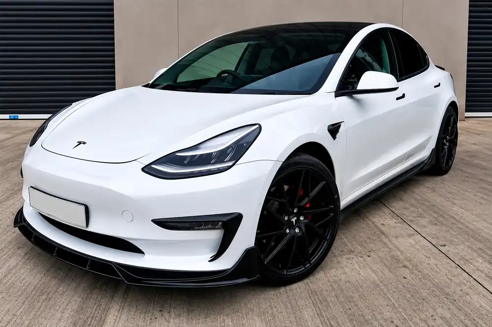 Premium - Tesla Model S 2012– Lip spoiler bara fata Lip Fast (pentru 2021+)